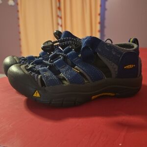 KEEN Kids Navy and Black Sandals